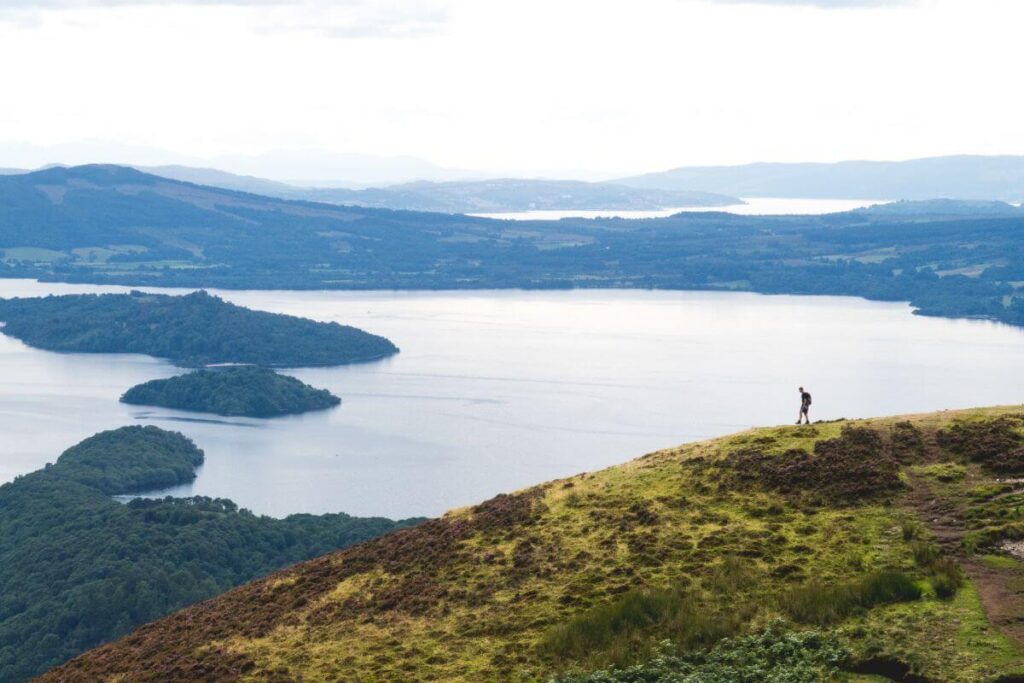 Udsigten-fra-Conic-Hill-over-Loch-Lomond
